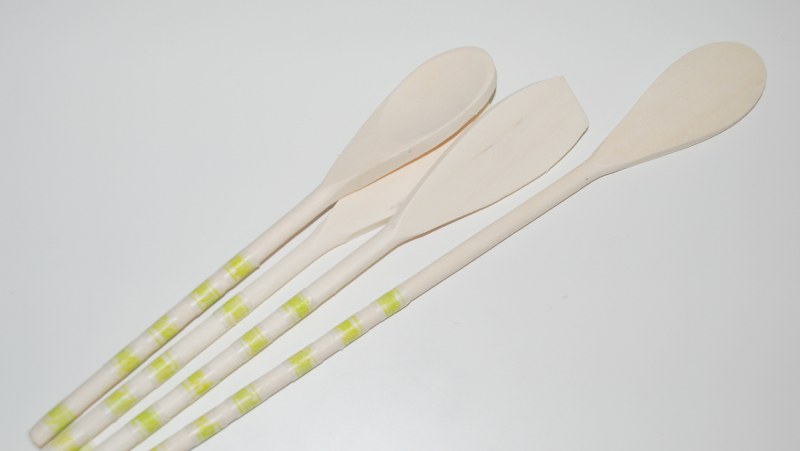 DSC_0055_800x451 dsc 0055 800x4511 DIY Striped Neon Spoons