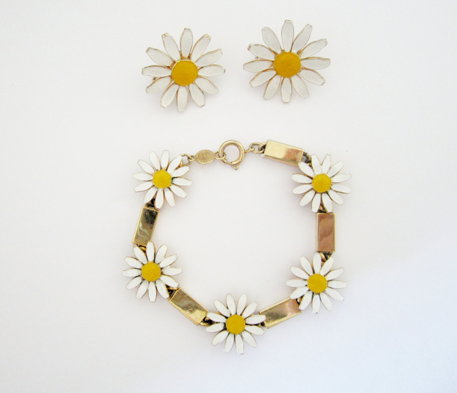 Vintage ACCESSOCRAFT NYC Enamel Flower Set Daisy Earrings Bracelet il fullxfull 3327233541 Vintage Finds of the Week May 7th