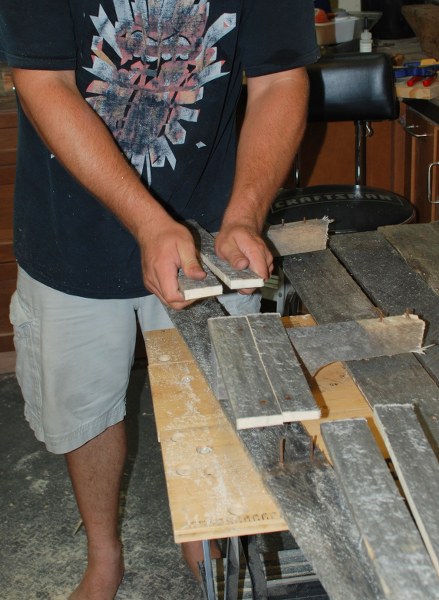 DSC_0212_439x600 dsc 0212 439x600 DIY Pallet Art
