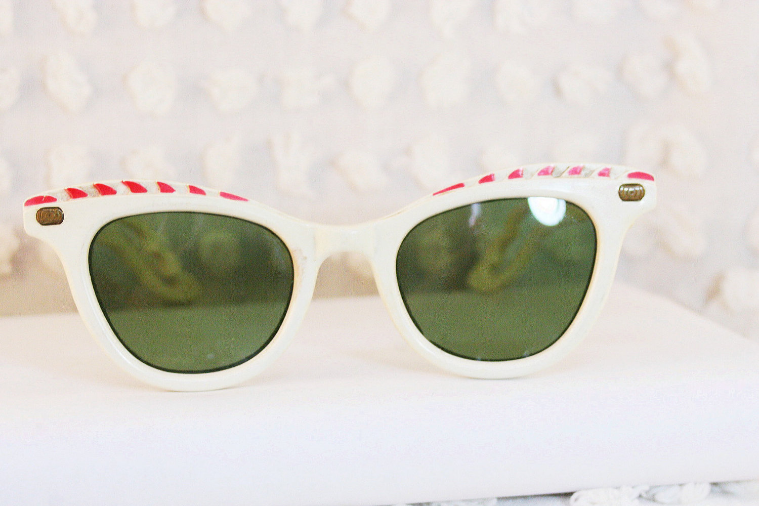 1950's Cat Eye Sunglasses White Candy Cane Red Stripe il fullxfull 323860063 Favorite Vintage Finds of the Week June 25th