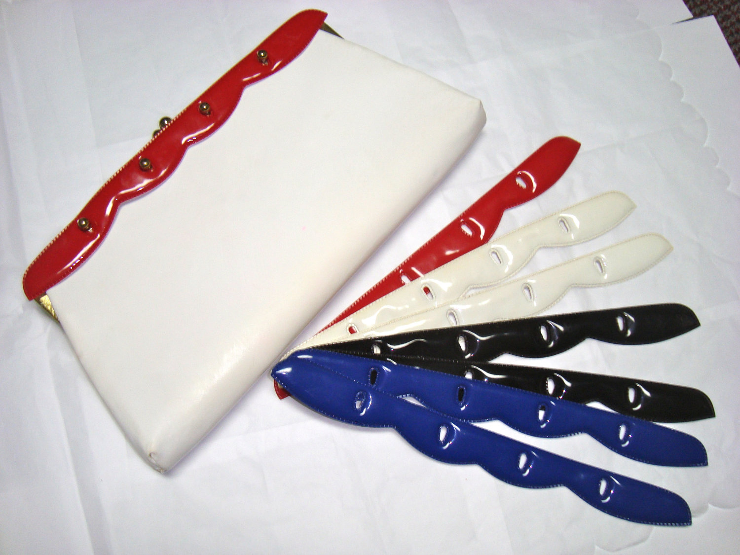 Vintage Red White and Blue Clutch il fullxfull 344827600 Favorite Vintage Finds of the Week July 2nd