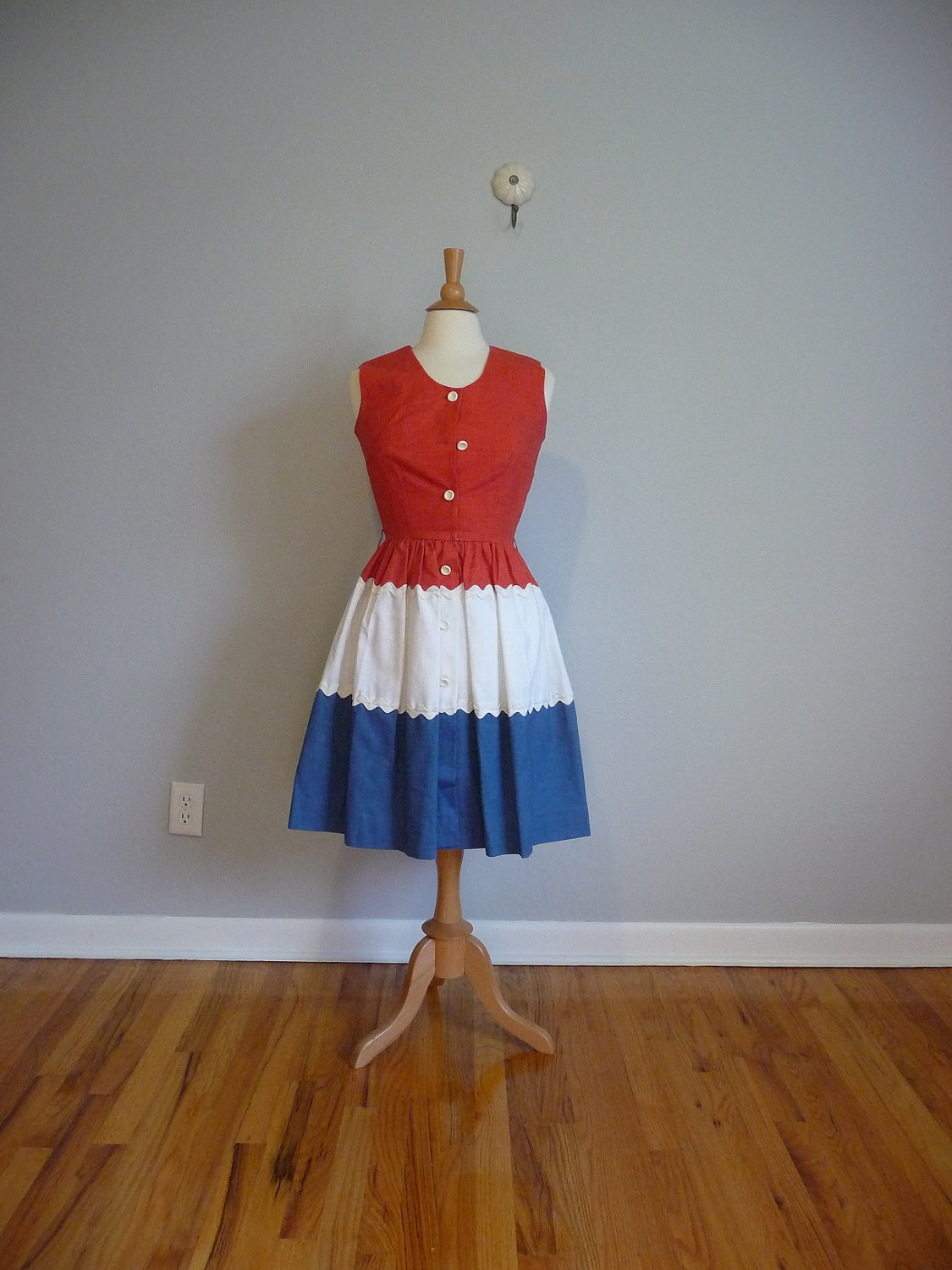 1950s Firecracker Dress il fullxfull 346252030 Favorite Vintage Finds of the Week July 2nd