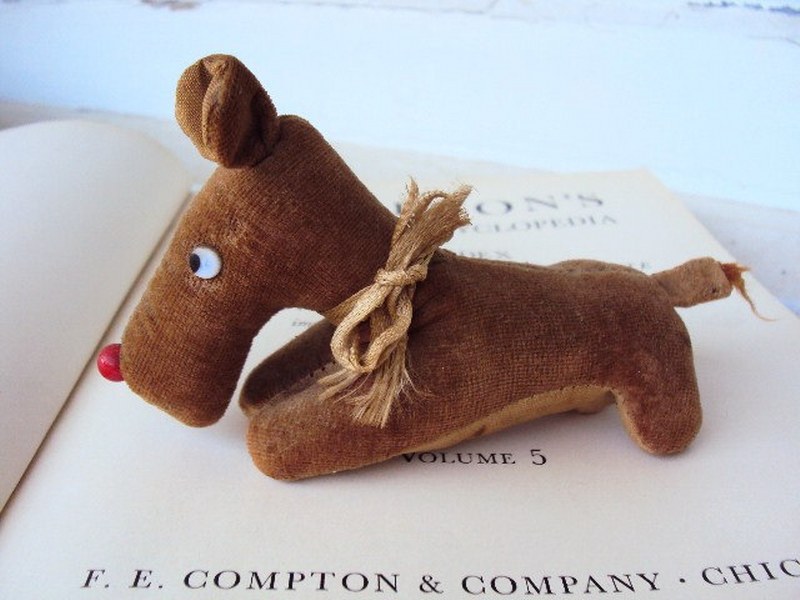Vintage Pincushion Stuffed .... Scottie Dog il fullxfull 274589258 800x600 Favorite Vintage Finds of the Week August 20th