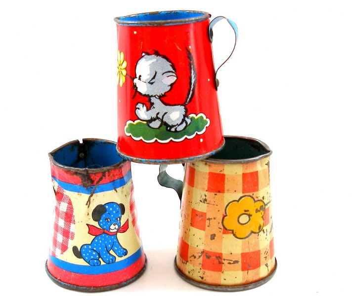 40s Tin Toy tea pitchers, 3 with graphics by Ohio Art, Instant Collection. il fullxfull 323418578 712x600 Favorite Vintage Finds of the Week August 20th