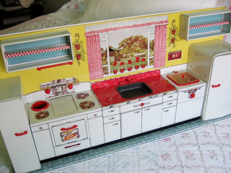 Wonderful Vintage 1950s Marx 'Pretty Maid' Tin Litho Kitchen With Accessories And Original Box il fullxfull 363874235 piuo 800x600 Favorite Vintage Finds of the Week September 3rd