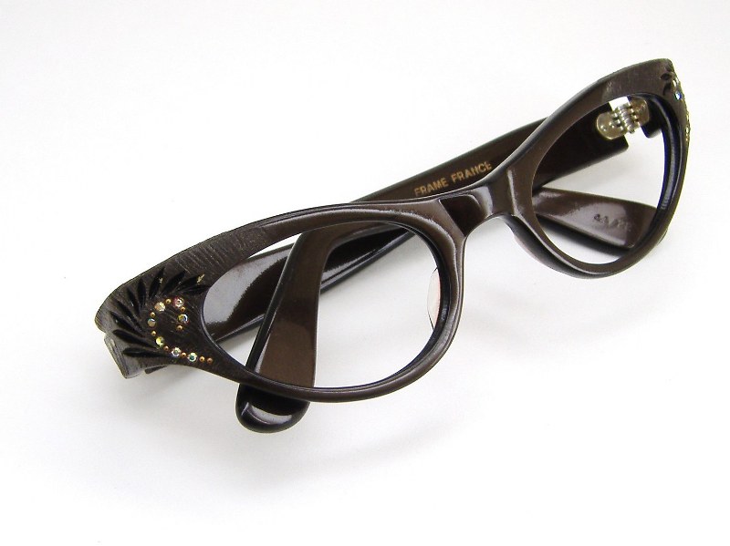 Vintage 1950s Brown Cat eye Eyeglasses Sunglasses With Aurora Rhinestones Eyewear Frame FranceNOS il fullxfull 378112464 8qww 800x599 Favorite Vintage Finds of the Week October 1st