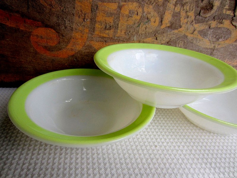 Vintage 1950s Pyrex Berry Bowls Lime Green Trim White Glass il fullxfull 380142455 h4v1 800x600 Favorite Vintage Finds of the Week October 1st