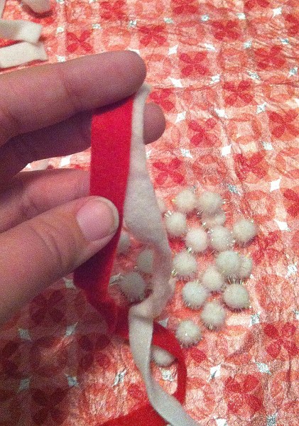 IMG_4817_421x600 IMG 4817 421x600 DIY Felt Peppermint Garland