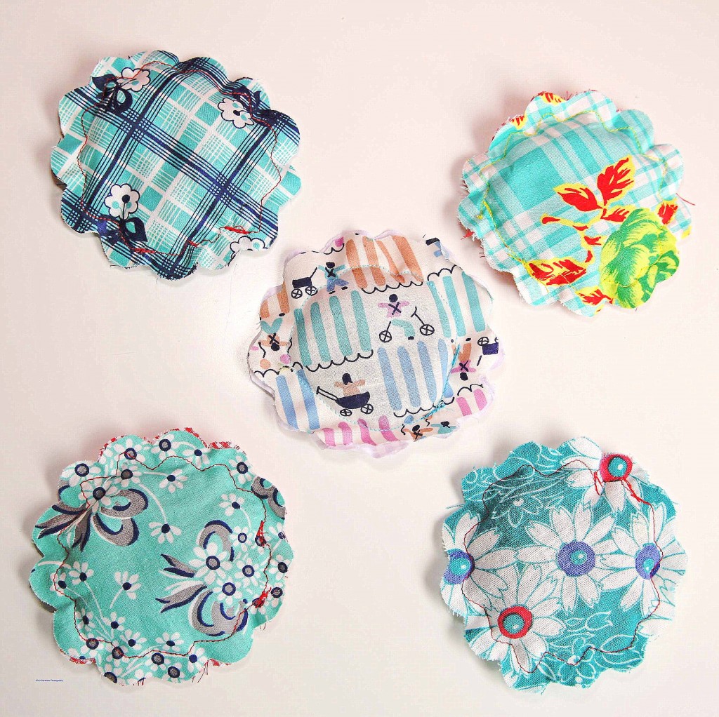 IMG_8801b IMG 8801b 1024x1022 12 Days of Handmade Gifts Vintage Feedsack Sachets