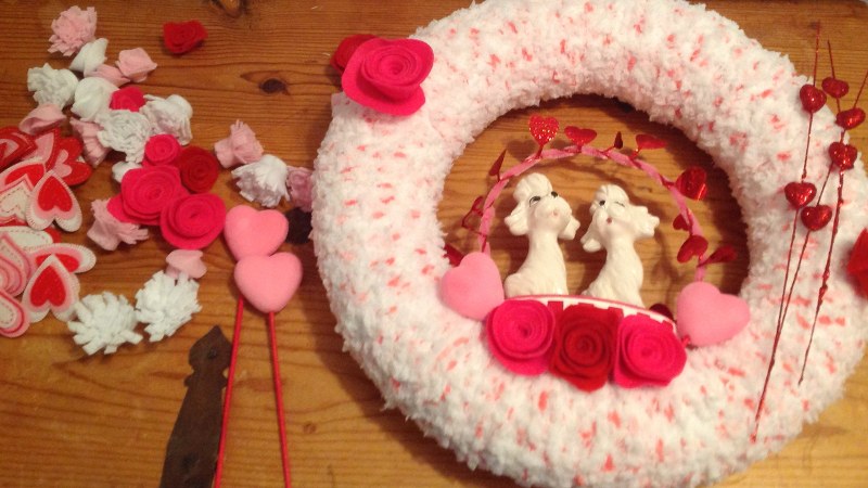 IMG_0416_800x450 IMG 0416 800x4501 14 Days of Love Valentines Yarn Wreath