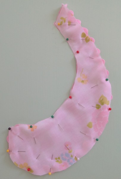 IMG_0858_407x600 IMG 0858 407x600 DIY Spring Peter Pan Collar from Vintage Sheets