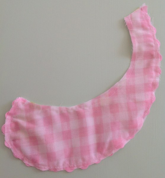 IMG_0860_557x600 IMG 0860 557x600 DIY Spring Peter Pan Collar from Vintage Sheets