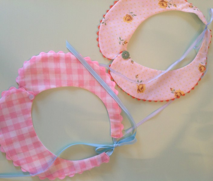 IMG_0865_704x600 IMG 0865 704x600 DIY Spring Peter Pan Collar from Vintage Sheets