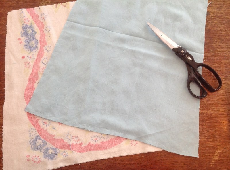 IMG_1020_800x593 IMG 1020 800x593 Repurposed Vintage Tablecloth Cross Body Tote
