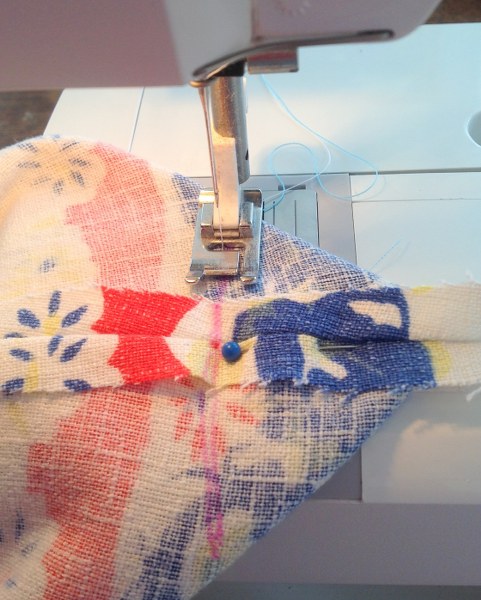 IMG_1023_481x600 IMG 1023 481x600 Repurposed Vintage Tablecloth Cross Body Tote