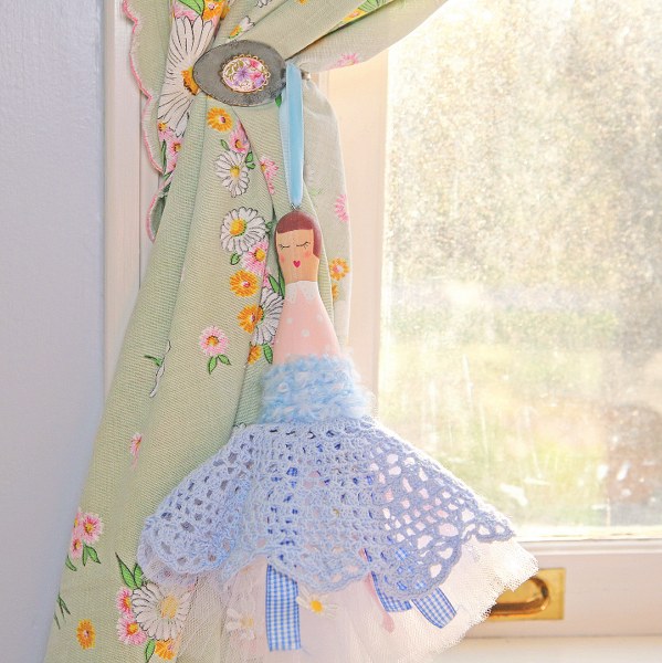 IMG_2470_599x600 IMG 2470 599x600 DIY Sweet Southern Belle Tassels