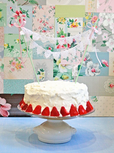 IMG_2496_446x600 IMG 2496 446x600 DIY Lace Trim Cake Bunting