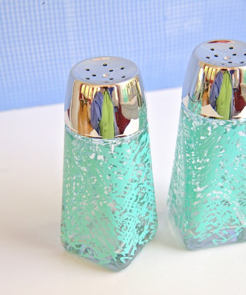 IMG_2541.CR2_501x600 IMG 2541.CR2 501x600 DIY Retro Scribble Painted Glassware