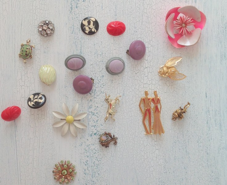 IMG_1167_736x600 IMG 1167 736x600 DIY Upcycled Vintage Jewelry Magnets