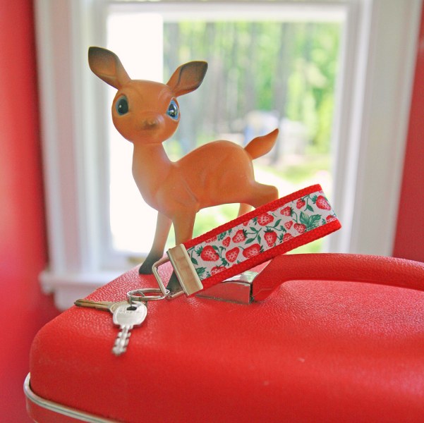 IMG_2792_601x600 IMG 2792 601x600 DIY Easy Vintage Ribbon Keychain