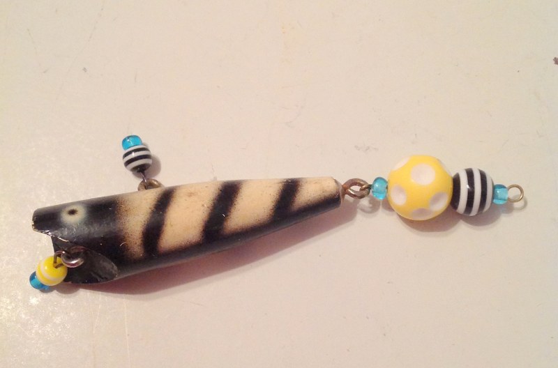 IMG_1662_800x528 IMG 1662 800x528 DIY Vintage Wooden Fishing Lure Keychain for Dad