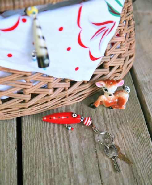 IMG_3985_492x600 IMG 3985 492x600 DIY Vintage Wooden Fishing Lure Keychain for Dad