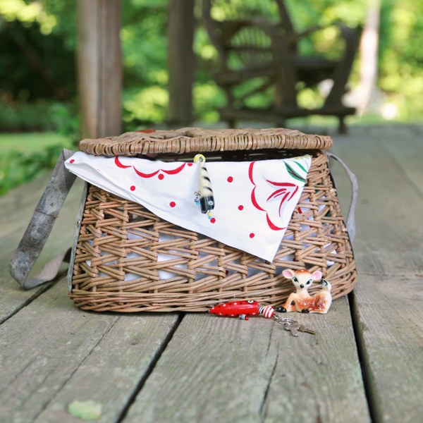 IMG_3987_600x600 IMG 3987 600x600 DIY Vintage Wooden Fishing Lure Keychain for Dad